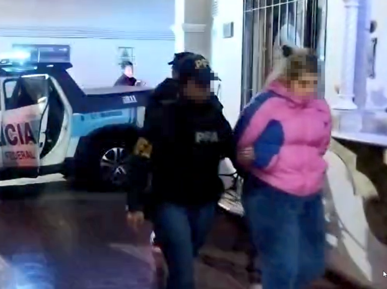 Detuvieron una mujer con cocaína, marihuana y municiones de armas de fuego