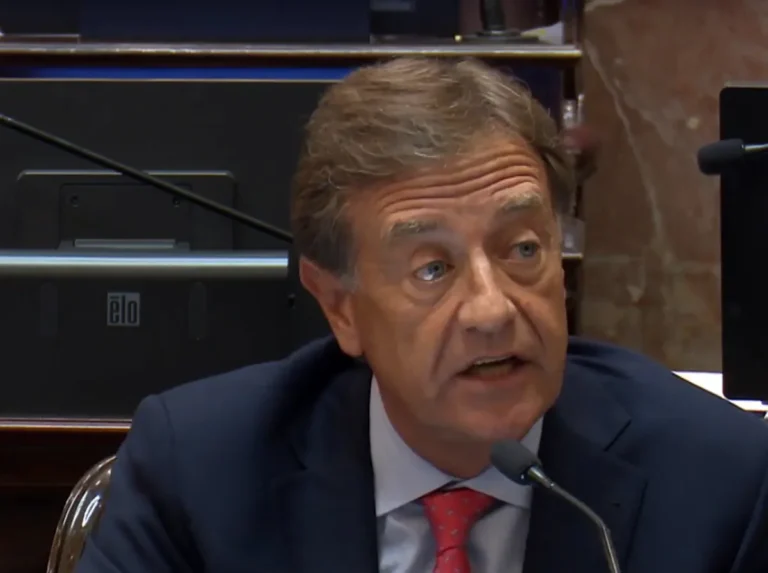 Rodolfo Suárez criticó el aumento en Senadores: “Es un divorcio entre la política y la sociedad”
