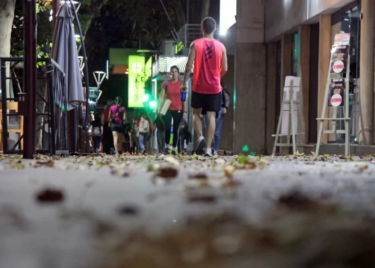El tiempo en Mendoza: sigue el alerta por Zonda y nevadas en cordillera