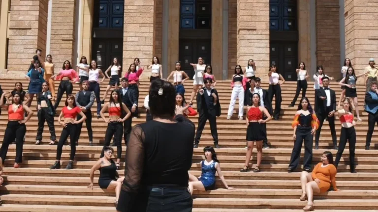 Un desfile inclusivo de moda circular causa revuelo este viernes en la Nave Cultural