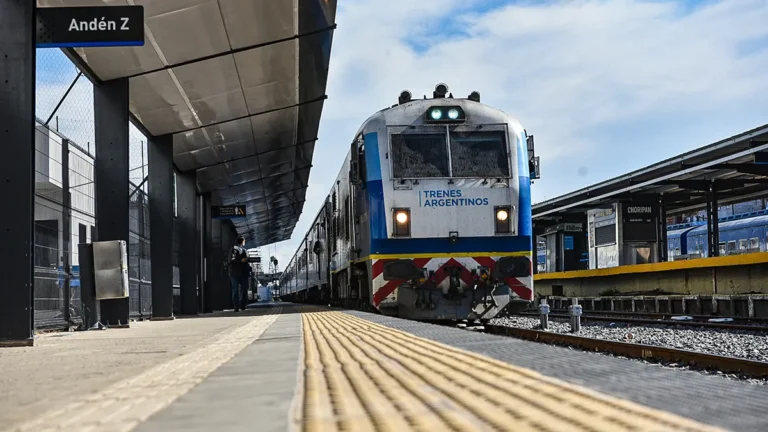 Más de 100 trabajadores de Ferrocarriles Argentinos fueron despedidos y la Nación anticipa nuevos ajustes