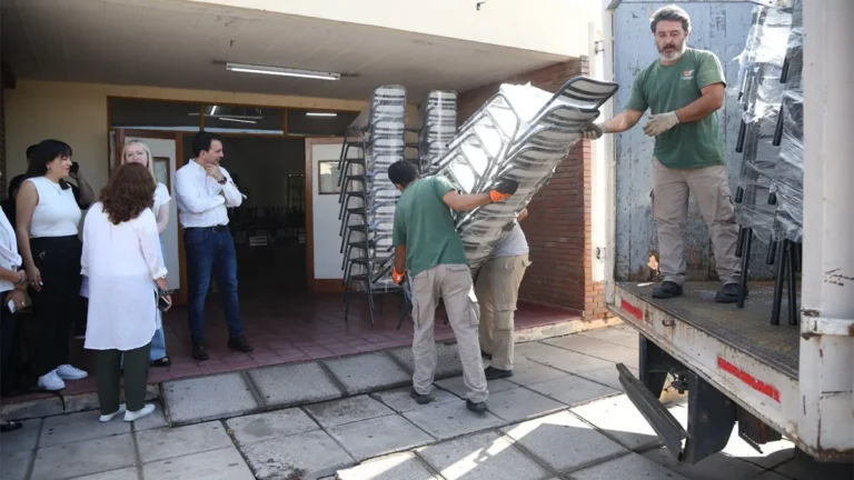 Tadeo invertirá $2.900 millones en arreglar 450 escuelas mientras espera fondos nacionales