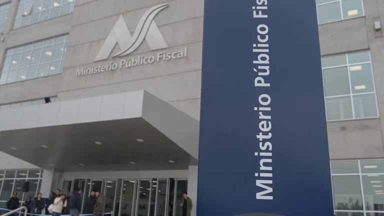 Delitos Económicos abrió la pesquisa por la joven acusada de quedarse con $26 millones del programa Enlazados