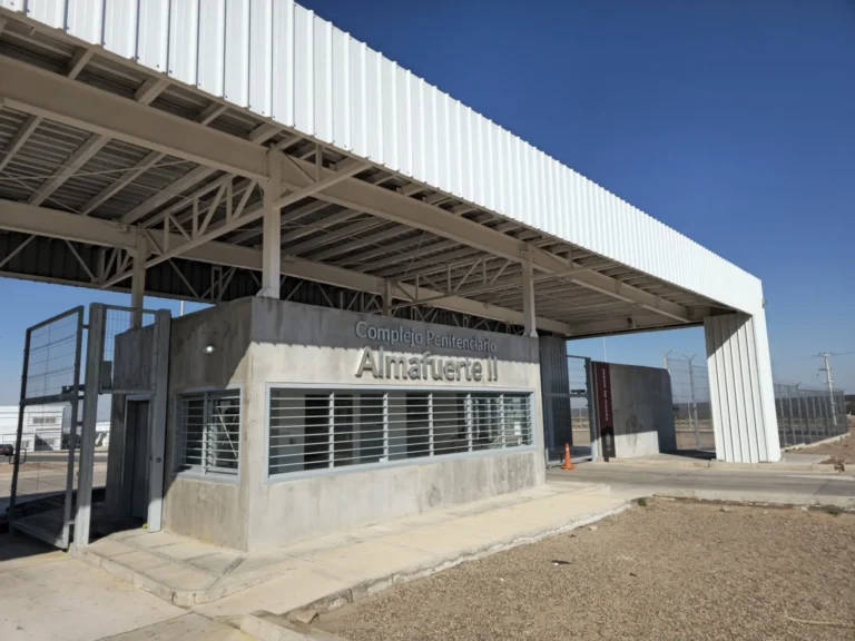 Dos jóvenes presos quisieron fugarse de la nueva cárcel de Mendoza