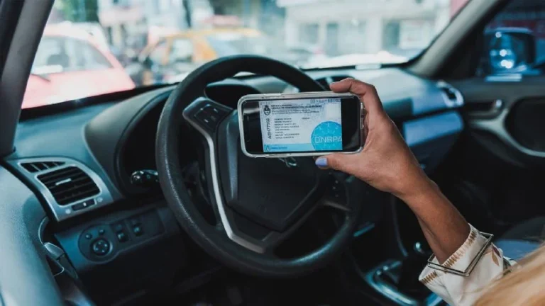 Estos son los trámites que ya no tendrás que hacer a la hora de comprar un auto