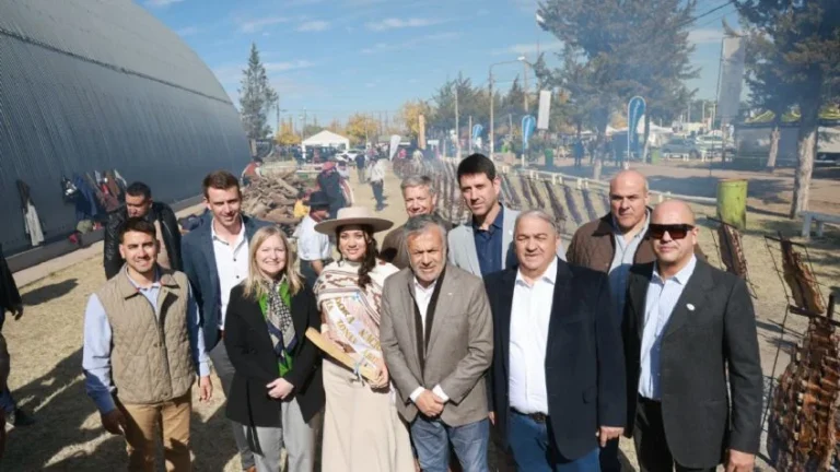 Cornejo, la oposición que es una sombra y la amenaza electoral interna