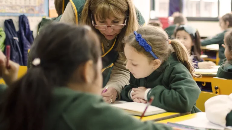 Nación informó que no entregará un nuevo voucher educativo para colegios privados