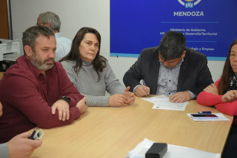 El SUTE rechazó la nueva oferta salarial del Gobierno: cómo sigue la paritaria