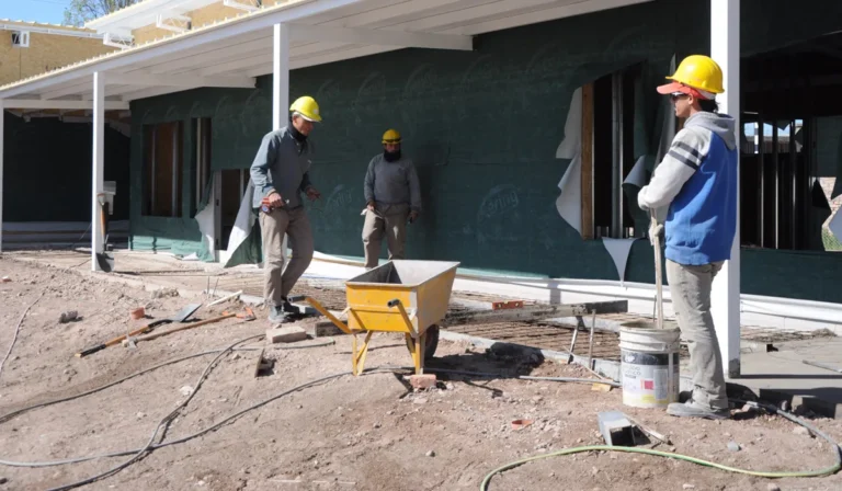 El Gobierno llamó a licitación para reparar 750 escuelas en toda la provincia