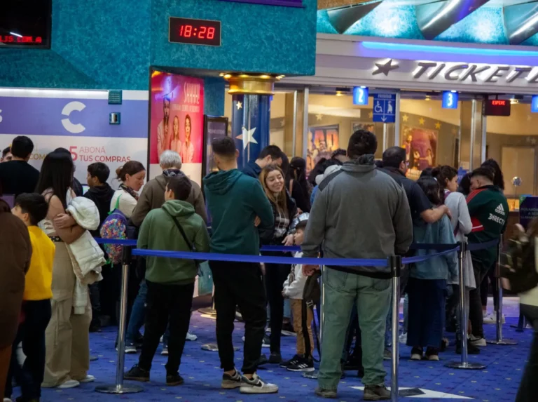 El fenómeno de “Intensamente 2” se instaló en Mendoza y reactivó las salas de cine