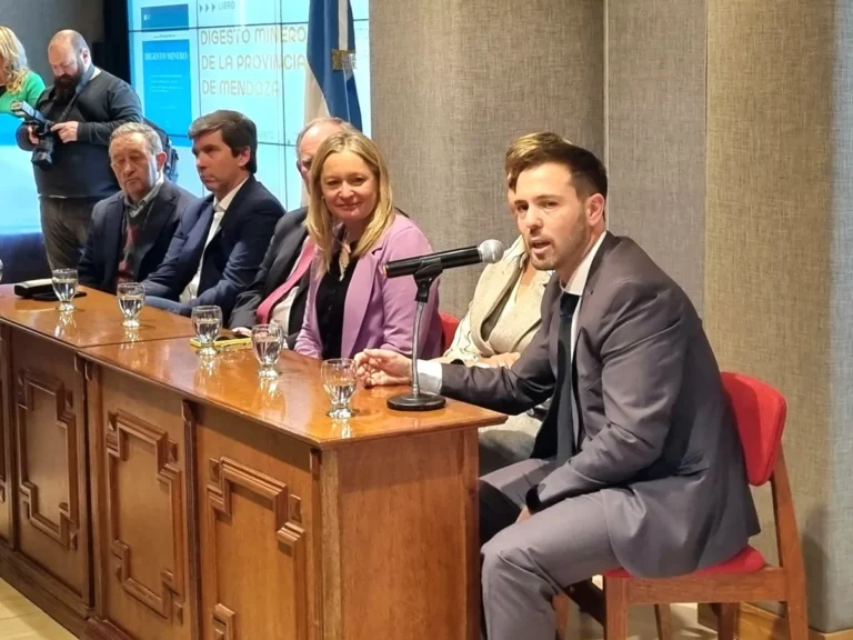 El Gobierno dio detalles de la minera australiana que ya tiene oficina en Mendoza