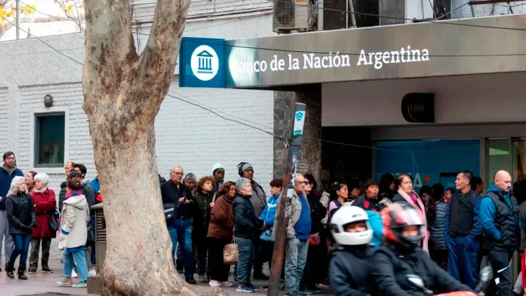 ANSES oficializó la suba de jubilaciones del 4,5% y la entrega de un bono para agosto