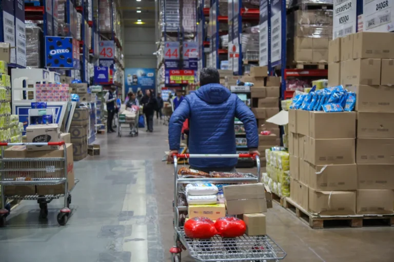 Qué productos dejaron de comprar los mendocinos en mayoristas y supermercados