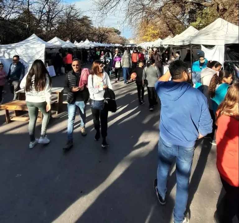 Ferias de emprendedores mendocinos en vacaciones de invierno