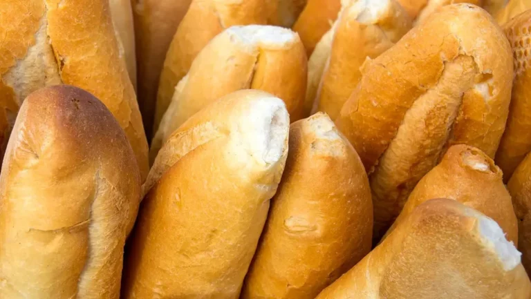 Empresarios panaderos anunciaron un aumento y sugirieron que el kilo se venda a $2.200