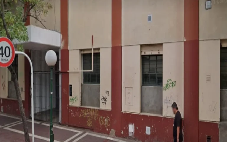 Una chica de 16 años le fracturó el orbital del ojo de una trompada a una compañera de escuela