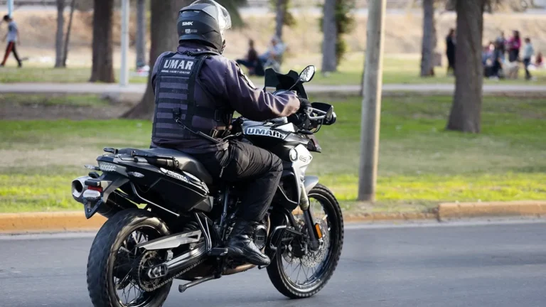 Delincuentes atacaron a golpes a un chef para robarle en pleno centro y tres fueron atrapados