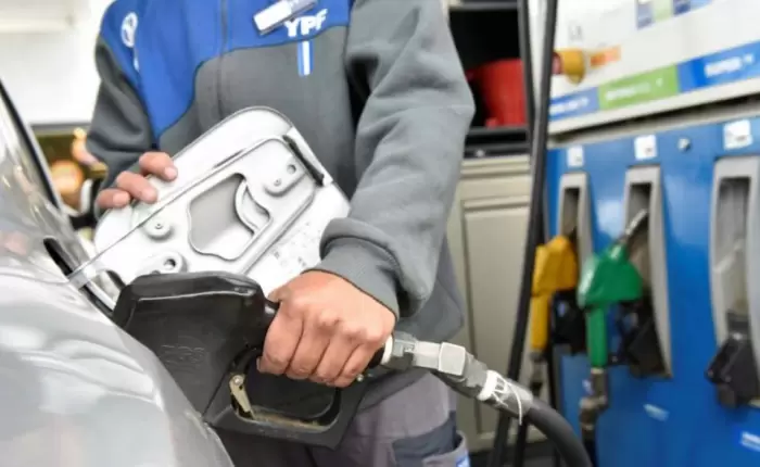 Aumentaron los combustibles y la nafta súper de YPF superó un valor simbólico