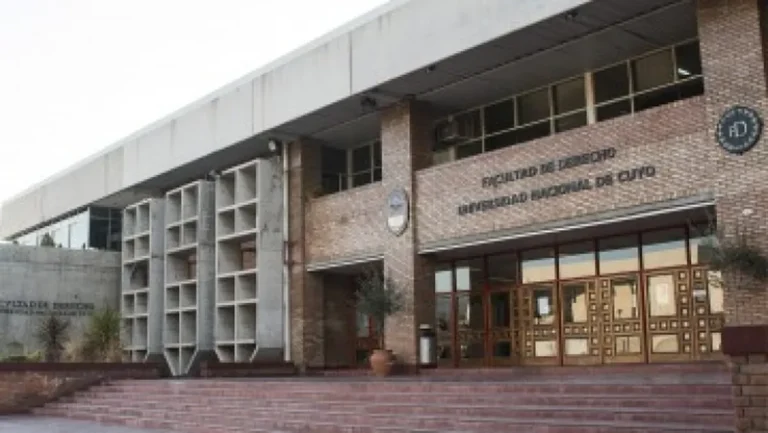 Comenzaron a rendir el examen para elegir al sucesor de Walter Bento 52 aspirantes