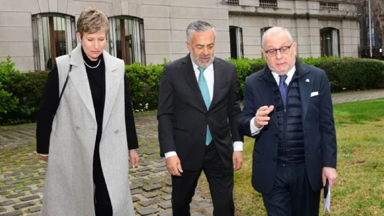 Cumbre minera en Chile: Alfredo Cornejo puso en vidriera el “clima de negocios” de Mendoza