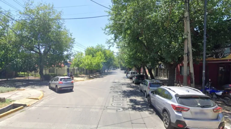 Ladrones robaron $1 millón que un hombre dejó en un morral dentro de su camioneta