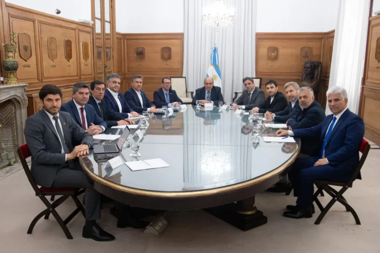 Cornejo se reunió con Francos a “agenda abierta” pero con la mira puesta en obras viales nacionales