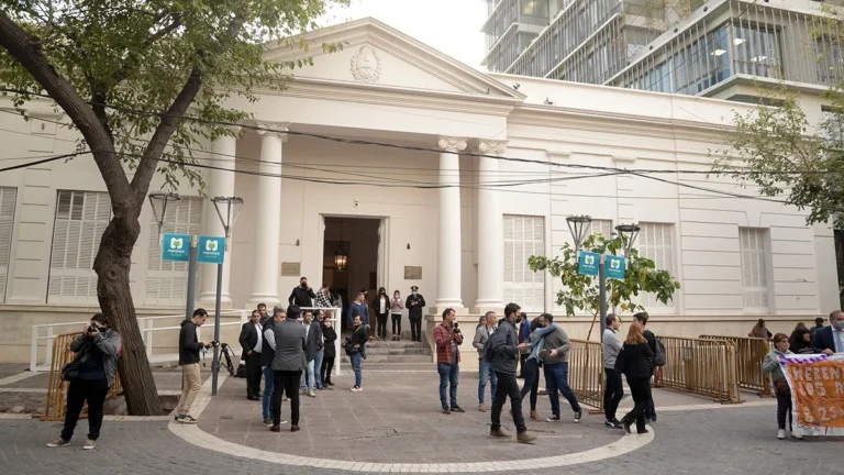 Cornejo presentó un proyecto para disolver el EPAS y hacer que Irrigación regule el servicio de agua potable