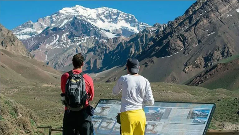 Informaron que los extranjeros deberán pagar casi 50% más que los argentinos para entrar al Parque Aconcagua