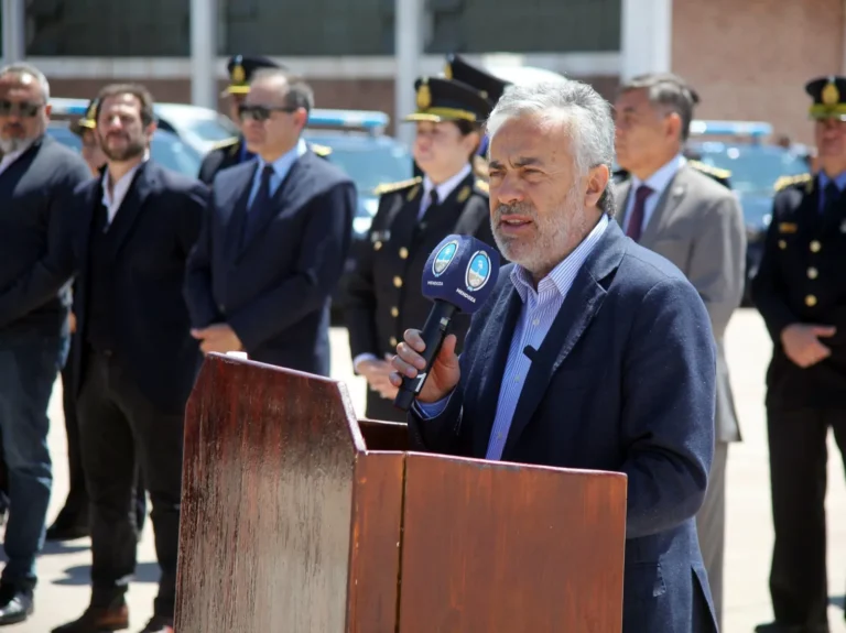 Becas mensuales: así es el nuevo plan para sumar más policías y penitenciarios en Mendoza