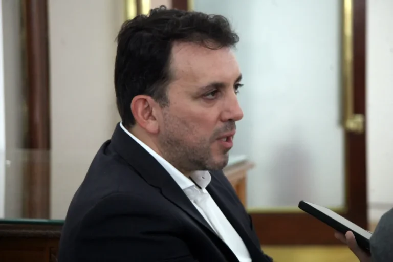 Cambio de funciones e incentivos: la reforma que propuso Educación en cinco puntos claves