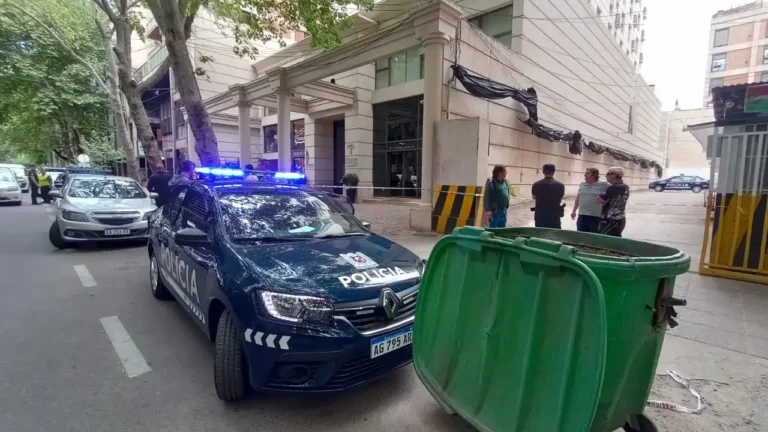 Conmoción por una joven que se quitó la vida en pleno Centro