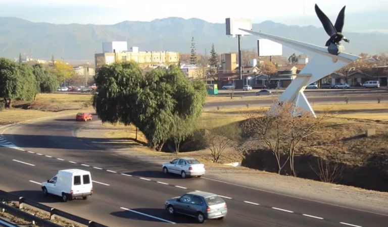 Calvente presentó a la Nación su proyecto para el Acceso Este: “Podría tener peajes de entre $150 y $600”