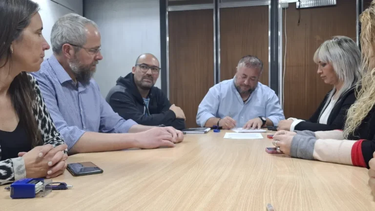 ATE aceptó la oferta salarial que realizó el Gobierno pero abrieron una nueva forma de negociar