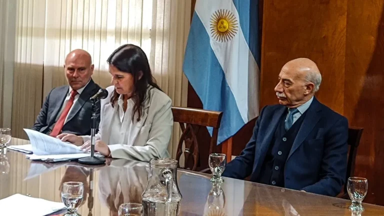 La Justicia resolvió sacar todos los celulares que tienen los presos en las cárceles de Mendoza