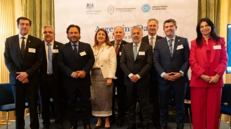 Alfredo Cornejo en Londres: “Mendoza da seguridad jurídica para hacer minería”