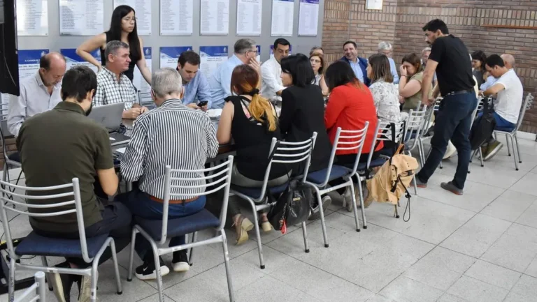 Cornejo quedó a un paso de lograr el aval a la declaración de impacto ambiental para 34 proyectos mineros