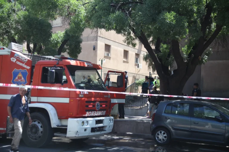 Tragedia en Ciudad: murió una mujer con discapacidad por el incendio en un edificio
