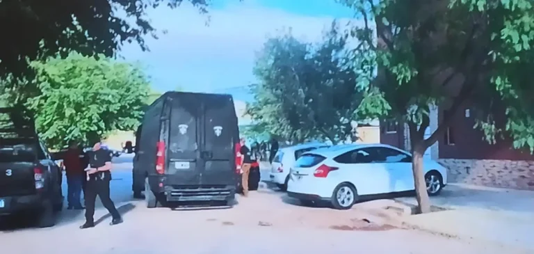 Redujeron a un hombre que se atrincheró en la casa de su expareja en Las Heras
