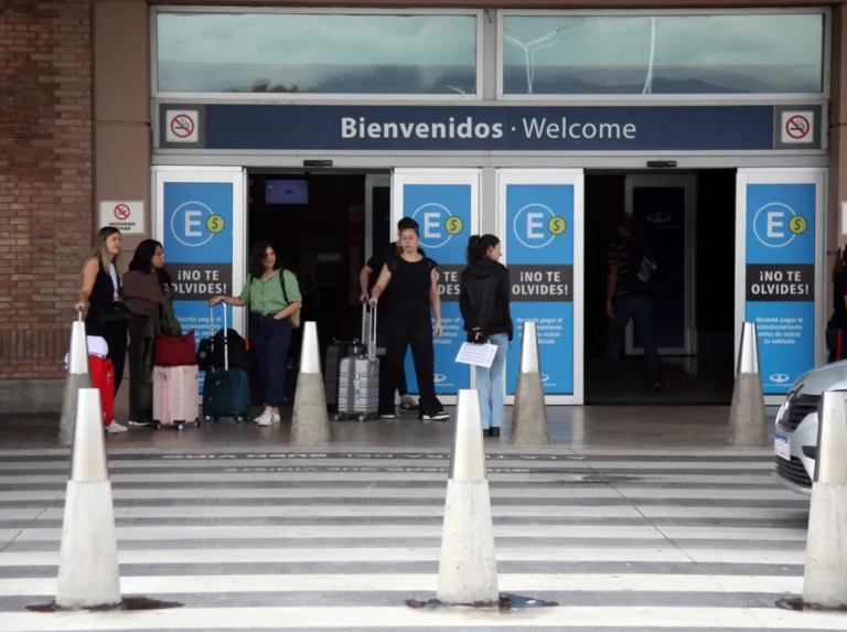 Paro sorpresivo y vuelos cancelados: la situación en Mendoza