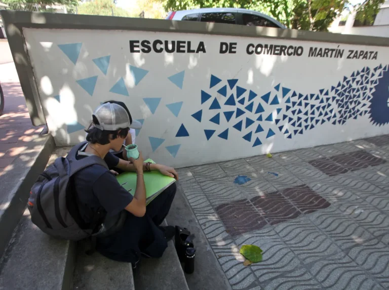 Ingreso a las escuelas de la UNCuyo: cuándo se asignarán los bancos