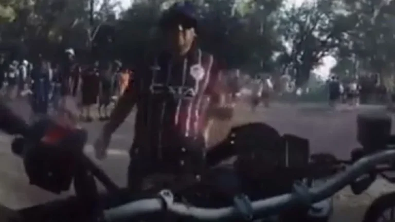 “Maldito Tomba”: indignación por un policía que amedrenta a los hinchas de Godoy Cruz y lo sube a las redes