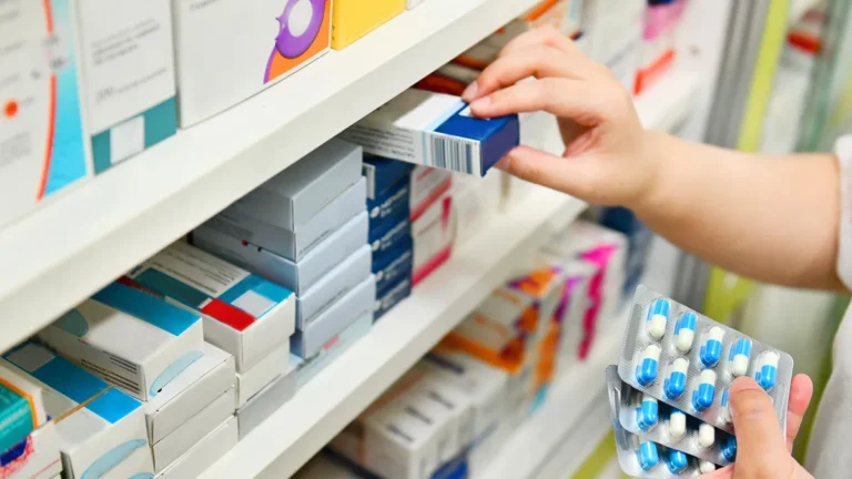 Autorizaron la venta de analgésicos y antiácidos de venta libre en los kioscos