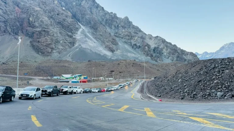 Cruzaron casi 35.000 personas a Chile en los últimos 4 días y esperan otra ola de turistas este jueves