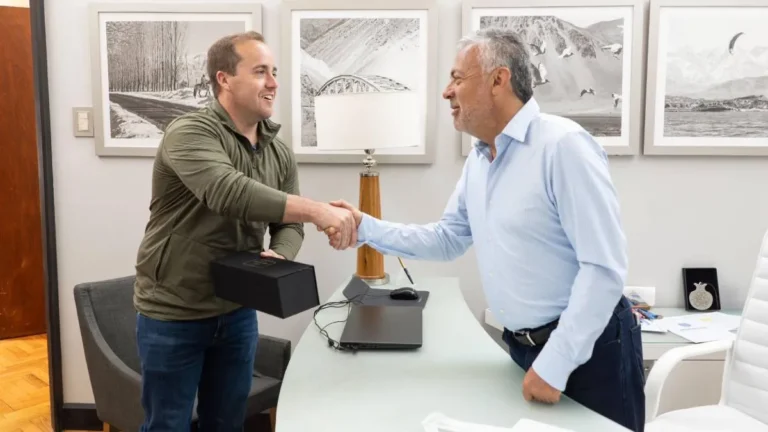 Nación avaló la propuesta de ARC Energy para privatizar IMPSA y Cornejo recibió a un representante