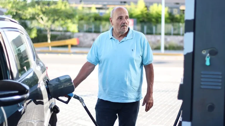 Autorizado el autodespacho de combustible en Mendoza advirtieron que hace falta un cambio cultural