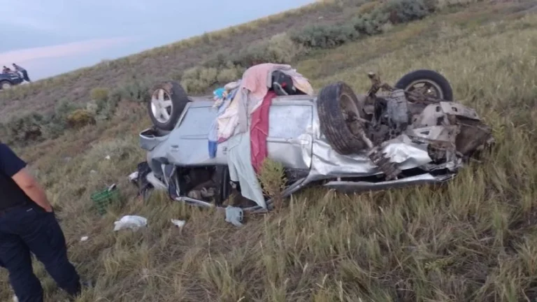 Un impactante vuelco se produjo en General Alvear y toda una familia fue hospitalizada