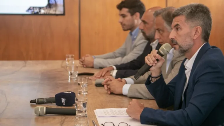 Ulpiano Suarez anunció créditos por $100.000 millones para el sector hotelero y gastronómico