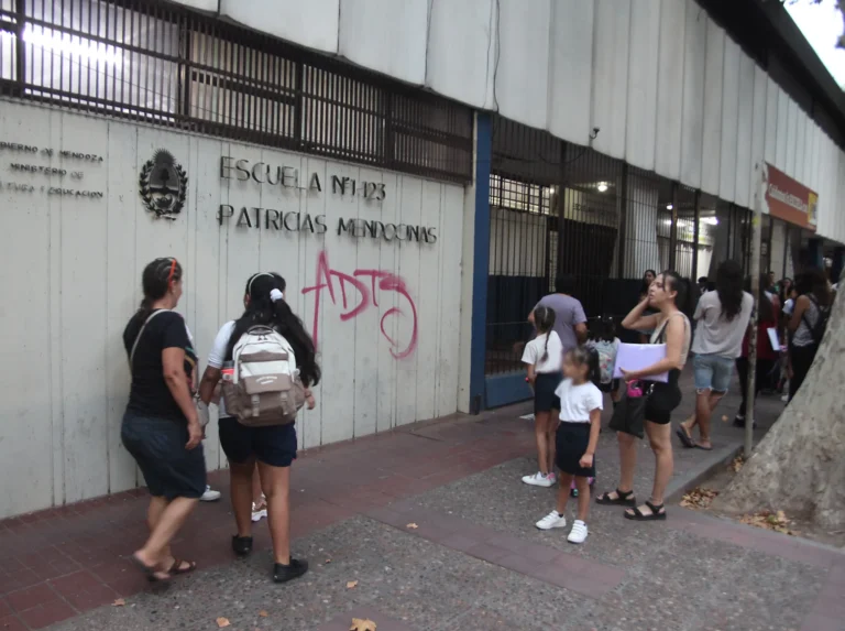 Los estudiantes vuelven a las aulas: comienza el ciclo lectivo 2025 en Mendoza