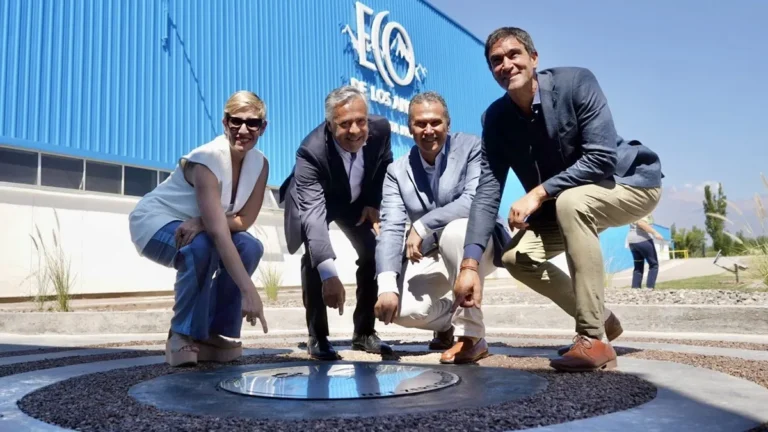 Cornejo y un intendente peronista celebraron la primera planta sin emisiones de carbono de Mendoza