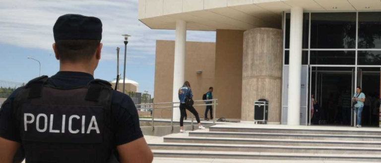 Un policía imputado por violencia de género fue desafectado de la fuerza